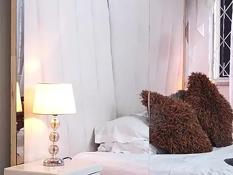 Snapshot of MarianaVillaloboz chatting on 12, 11, 2025 MarianaVillaloboz online show from 12, 11, 2025