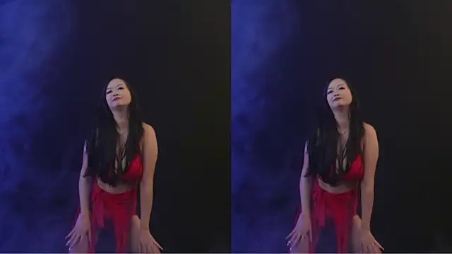 Snapshot of MHe-002 chatting on 8, 11, 2025 MHe-002 online show from 8, 11, 2025