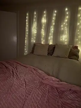 LillieMaee online show from 18, 3, 2026