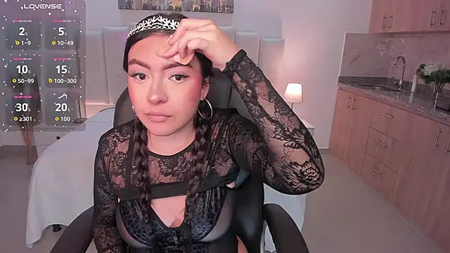 Maya vexx online show from 5, 12, 2025