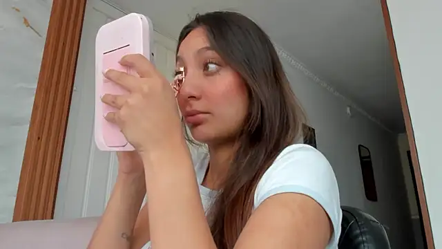 LilyGarcia online show from 20, 6, 2026