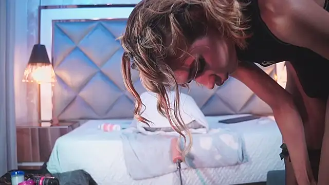 crystal gilton online show from 30, 3, 2026