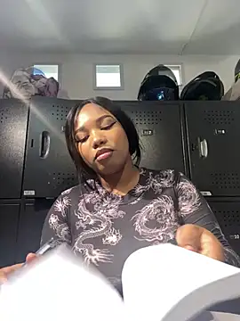 Snapshot of BrendaFernandez_ chatting on 27, 5, 2026 BrendaFernandez online show from 27, 5, 2026