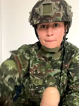 Snapshot of Miia_Hoot chatting on 13, 11, 2025 Miia Hoot online show from 13, 11, 2025