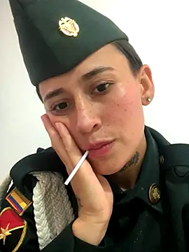 Snapshot of Miia_Hoot chatting on 15, 11, 2025 Miia Hoot online show from 15, 11, 2025