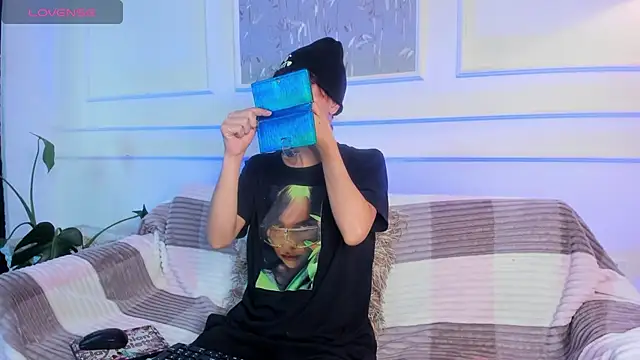 AliceMadnes online show from 1, 3, 2026