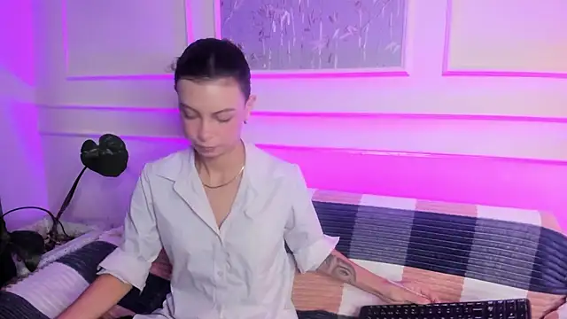Snapshot of AliceMadnes chatting on 21, 4, 2026 AliceMadnes online show from 21, 4, 2026