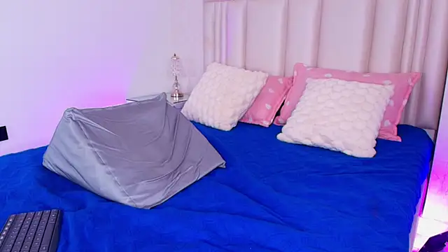 alanarose18 online show from 25, 3, 2026