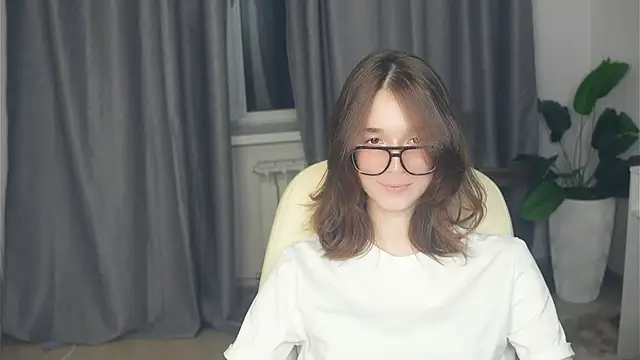 Snapshot of MargeneLeisure chatting on 8, 11, 2025 MargeneLeisure online show from 8, 11, 2025