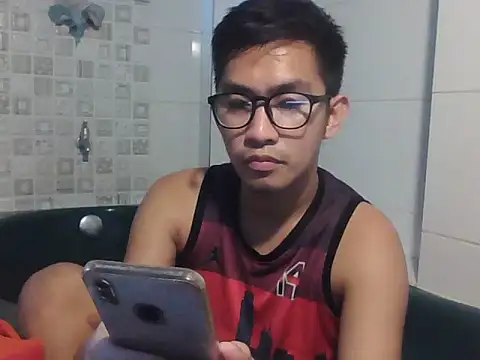 Snapshot of denzkylexx chatting on 8, 7, 2026 denzkylexx online show from 8, 7, 2026