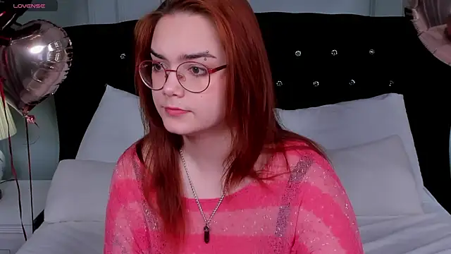 Snapshot of Lily__Evans chatting on 6, 2, 2026 Lily Evans online show from 6, 2, 2026