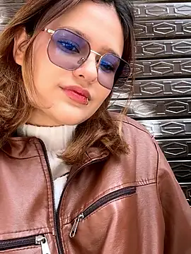 Snapshot of lili_ra chatting on 7, 11, 2025 lili ra online show from 7, 11, 2025