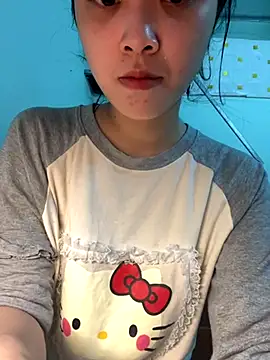 Snapshot of Lynn-122 chatting on 12, 11, 2025 Lynn-122 online show from 12, 11, 2025