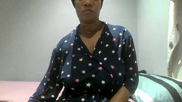 Snapshot of DustyLucy02 chatting on 2, 5, 2026 DustyLucy02 online show from 2, 5, 2026