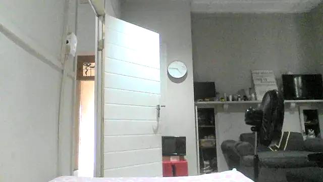 Snapshot of DustyLucy02 chatting on 13, 5, 2026 DustyLucy02 online show from 13, 5, 2026
