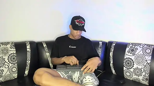 Snapshot of JUANBIGCOCK21CM chatting on 14, 4, 2026 JUANBIGCOCK21CM online show from 14, 4, 2026