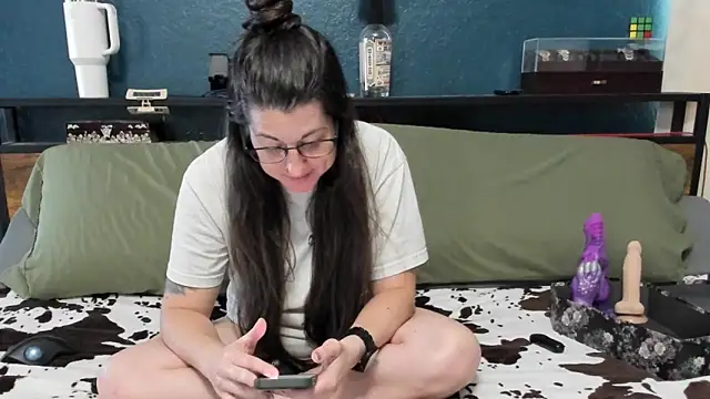 Snapshot of Sammie_Ray chatting on 4, 5, 2026 Sammie Ray online show from 4, 5, 2026