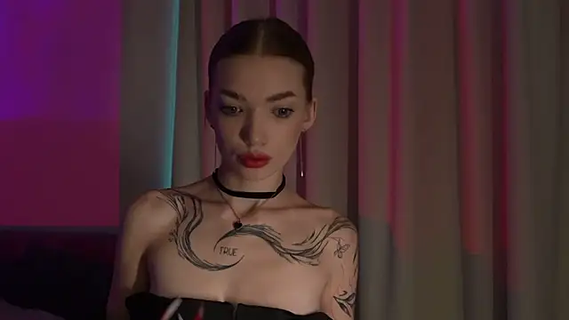 Snapshot of LinaaVelle chatting on 15, 5, 2026 LinaaVelle online show from 15, 5, 2026