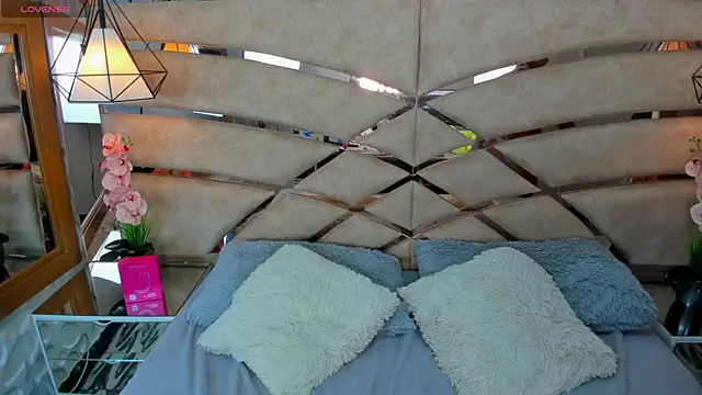 PARKERTHOMPSON online show from 15, 11, 2025