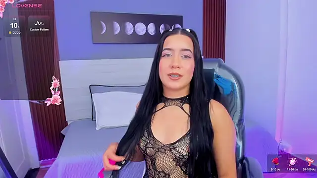 Snapshot of Amy_Leah chatting on 8, 4, 2026 Amy Leah online show from 8, 4, 2026