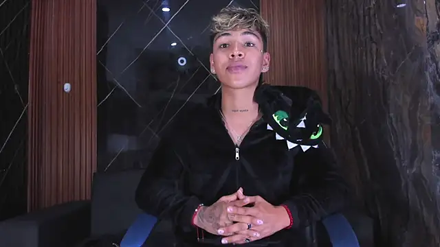 Snapshot of Timmy_Kiing_ chatting on 23, 11, 2025 Timmy Kiing online show from 23, 11, 2025