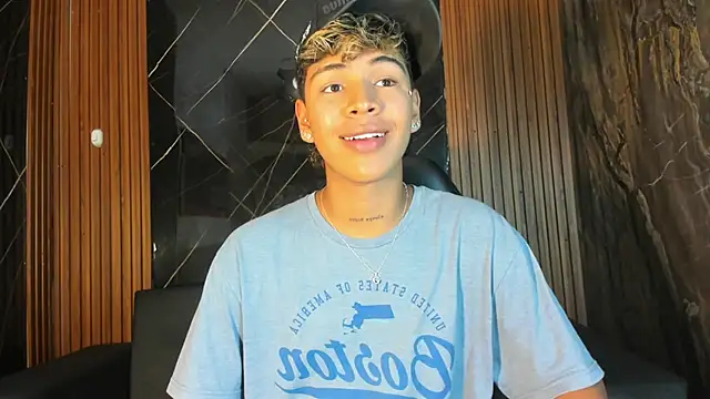 Snapshot of Timmy_Kiing_ chatting on 4, 12, 2025 Timmy Kiing online show from 4, 12, 2025