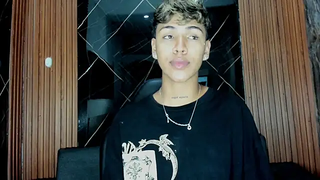 Snapshot of Timmy_Kiing_ chatting on 20, 12, 2025 Timmy Kiing online show from 20, 12, 2025