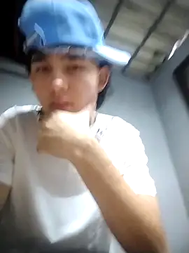 Snapshot of tom_hot20 chatting on 13, 11, 2025 tom hot20 online show from 13, 11, 2025