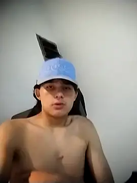 Snapshot of tom_hot20 chatting on 16, 11, 2025 tom hot20 online show from 16, 11, 2025