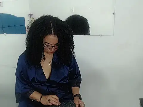 Snapshot of Karolayn_Giles chatting on 13, 11, 2025 Karolayn Giles online show from 13, 11, 2025