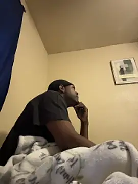 Snapshot of CrookedBeaut chatting on 5, 12, 2025 CrookedBeaut online show from 5, 12, 2025