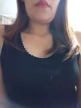 Snapshot of Hini68 chatting on 16, 11, 2025 Hini68 online show from 16, 11, 2025