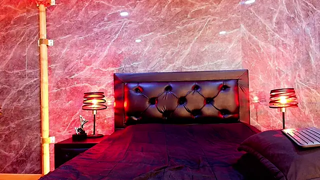 Sasha Larsen online show from 27, 11, 2025