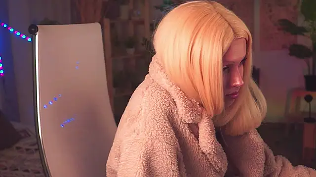 Snapshot of FrancescaCavaliere chatting on 27, 11, 2025 FrancescaCavaliere online show from 27, 11, 2025