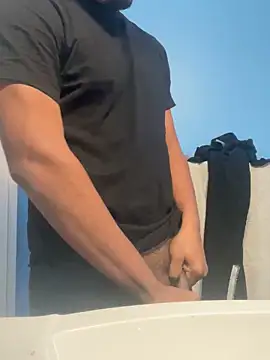 Snapshot of arnoldtrenp chatting on 8, 11, 2025 arnoldtrenp online show from 8, 11, 2025