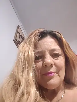 Snapshot of karlaanqui1 chatting on 20, 12, 2025 karlaanqui1 online show from 20, 12, 2025