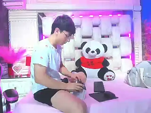 ElanGiraldo online show from 21, 3, 2026