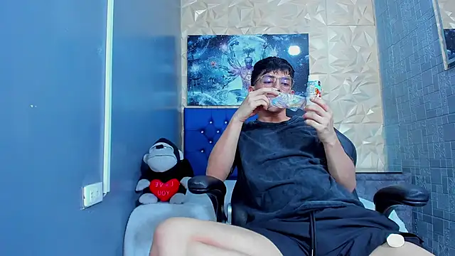 Snapshot of ElanGiraldo chatting on 20, 5, 2026 ElanGiraldo online show from 20, 5, 2026