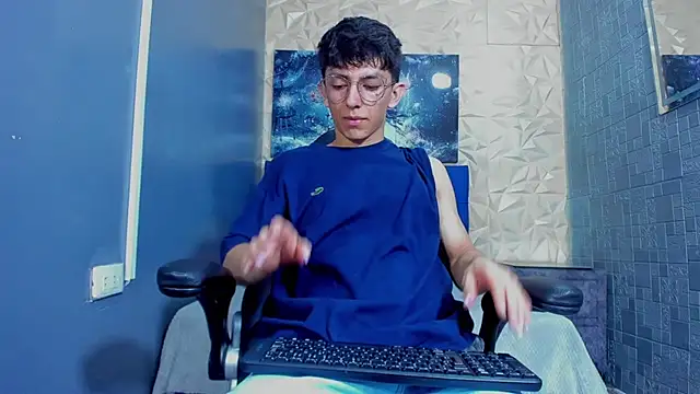 Snapshot of ElanGiraldo chatting on 30, 5, 2026 ElanGiraldo online show from 30, 5, 2026