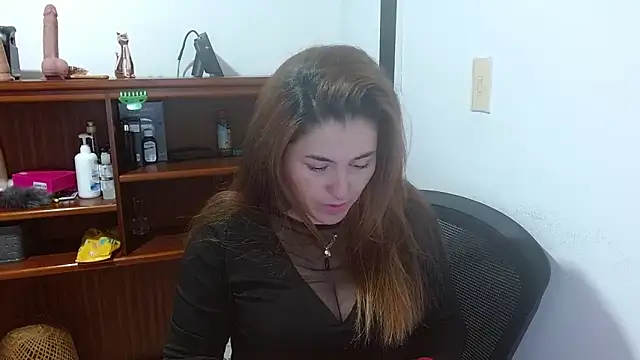 dayan hanks online show from 17, 4, 2026