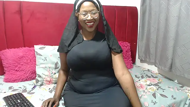 Snapshot of HipsDontLieX95 chatting on 13, 5, 2026 HipsDontLieX95 online show from 13, 5, 2026