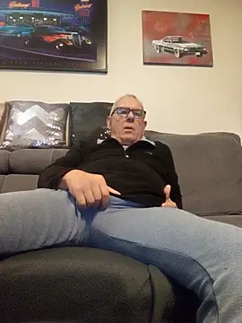 Snapshot of andy-1961 chatting on 15, 11, 2025 andy-1961 online show from 15, 11, 2025