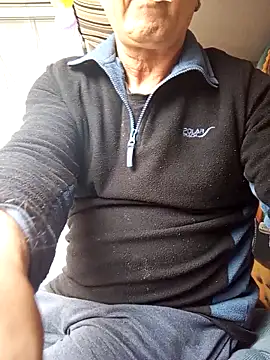 Snapshot of andy-1961 chatting on 30, 11, 2025 andy-1961 online show from 30, 11, 2025