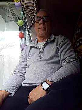 Snapshot of andy-1961 chatting on 14, 12, 2025 andy-1961 online show from 14, 12, 2025