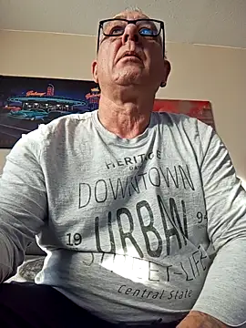 Snapshot of andy-1961 chatting on 15, 12, 2025 andy-1961 online show from 15, 12, 2025