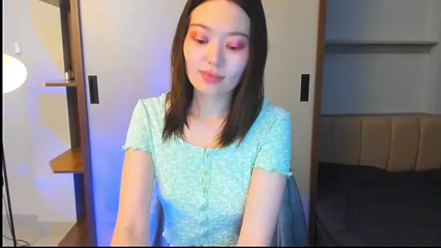Snapshot of HopeLovely chatting on 2, 4, 2026 HopeLovely online show from 2, 4, 2026