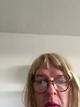 Snapshot of simone_xdressing chatting on 26, 1, 2025 simone xdressing online show from 26, 1, 2025