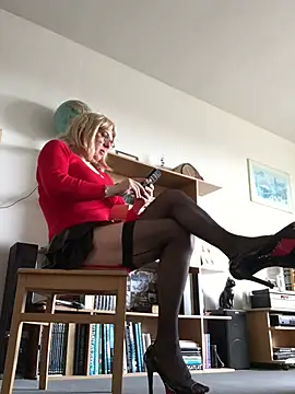 Snapshot of simone_xdressing chatting on 16, 3, 2025 simone xdressing online show from 16, 3, 2025