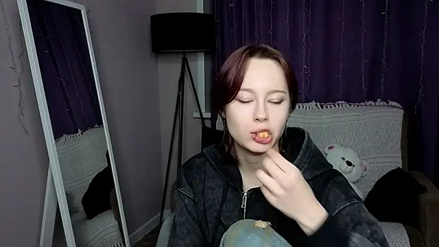 Annie Way online show from 27, 2, 2026