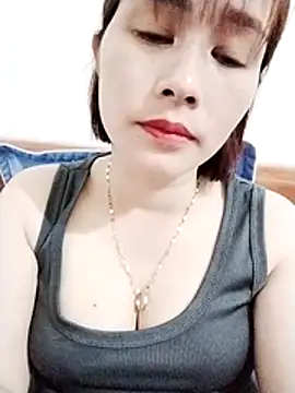 Snapshot of Swan-white123 chatting on 17, 12, 2025 Swan-white123 online show from 17, 12, 2025